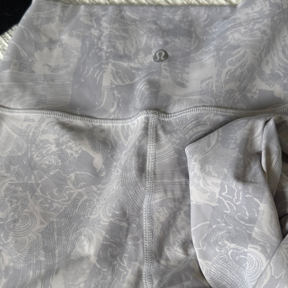 Lululemon Wunder Under Crop HR Eternal Wave White/Grey Size 4